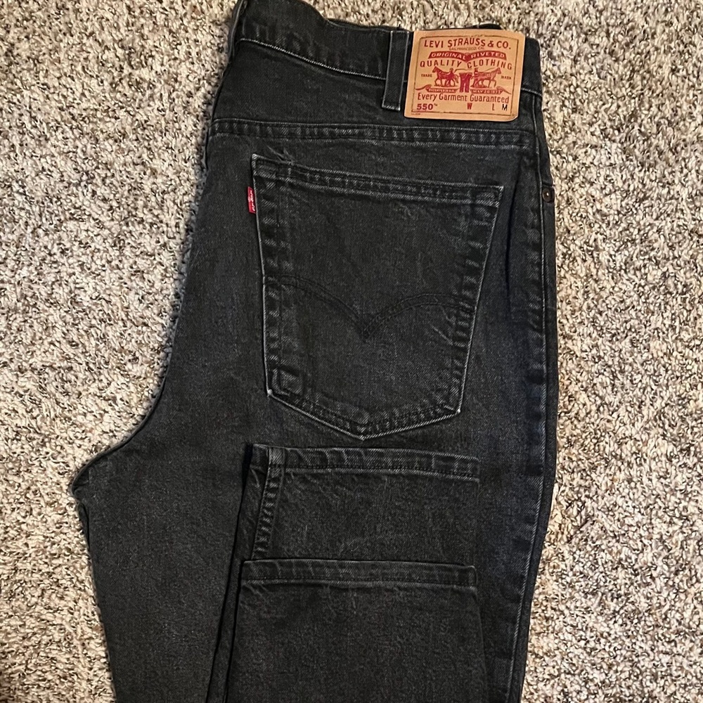 Levis 550 Relaxed Fit Tapered Leg Black (size 16)
